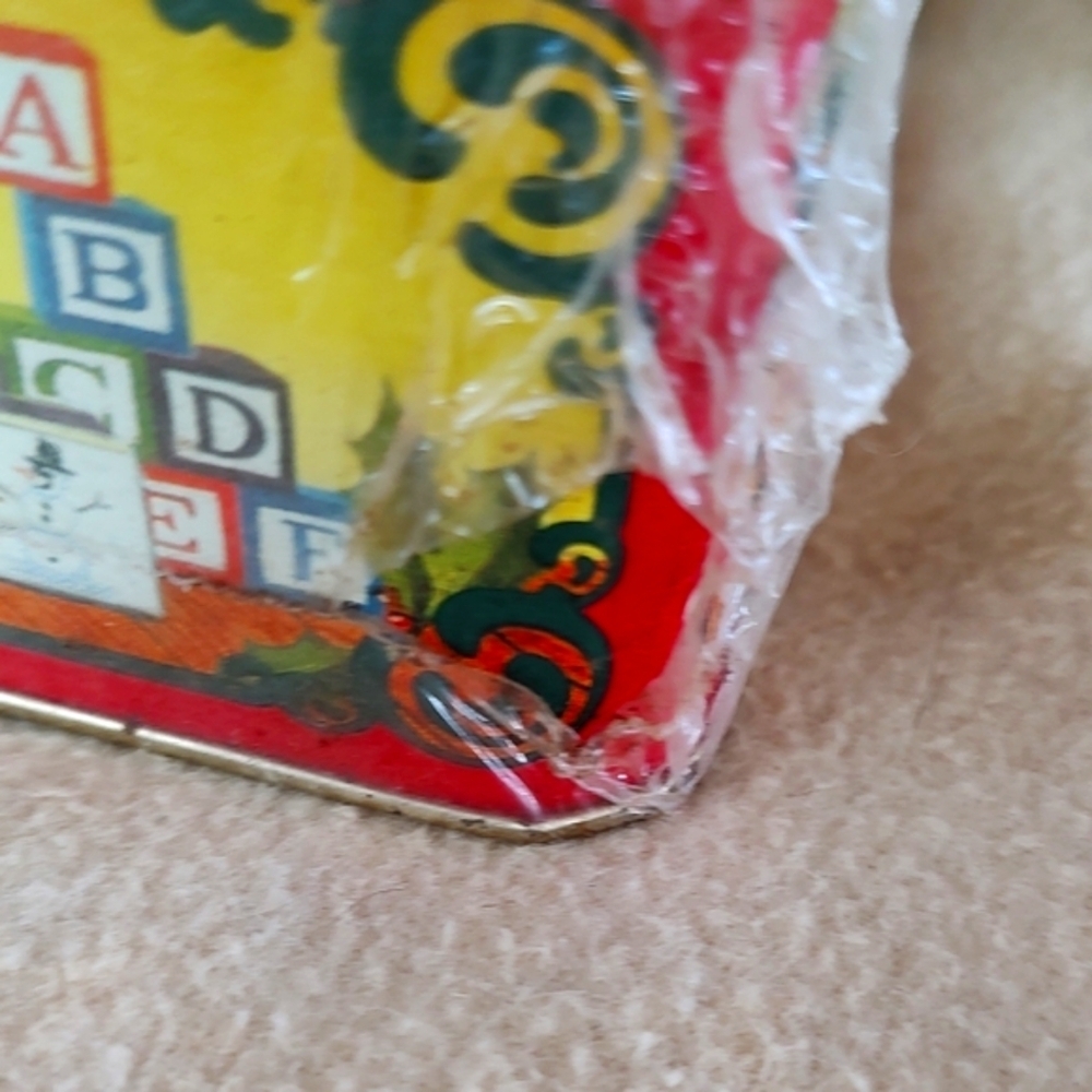 Crayola Holiday Tin Circa 1992 Never Opened - Picture 8 of 10